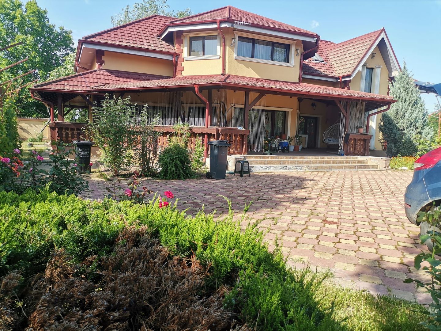 Vilă de lux mobilata/utilata cu terasa+foisor, garaj,gradina si livada - Poză 2