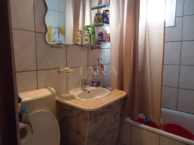 Apartament cu 4 camere de vânzare - Poză 14