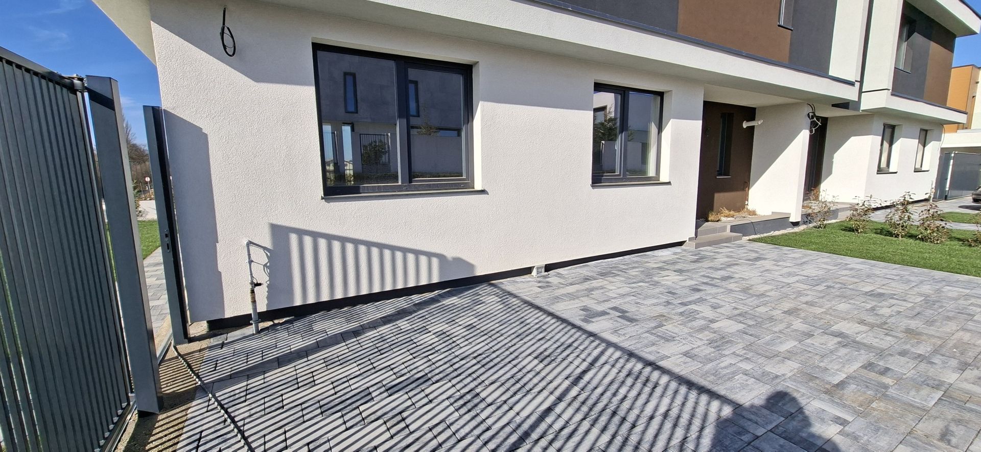 Calitate si spatiu generos! Duplex cu 5 camere - Poză 28