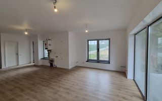 Apartament cu 2 camere 48,90 mp + 21,90 mp terasele + loc de parcare - Busteni - Poză 3