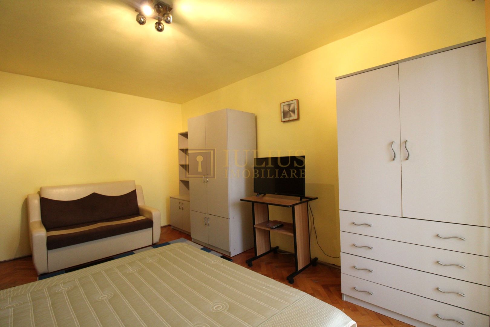 Cf 1, centrala proprie, balcon, intr-o zona linistita din Complex-ul Studentesc. - Poză 2