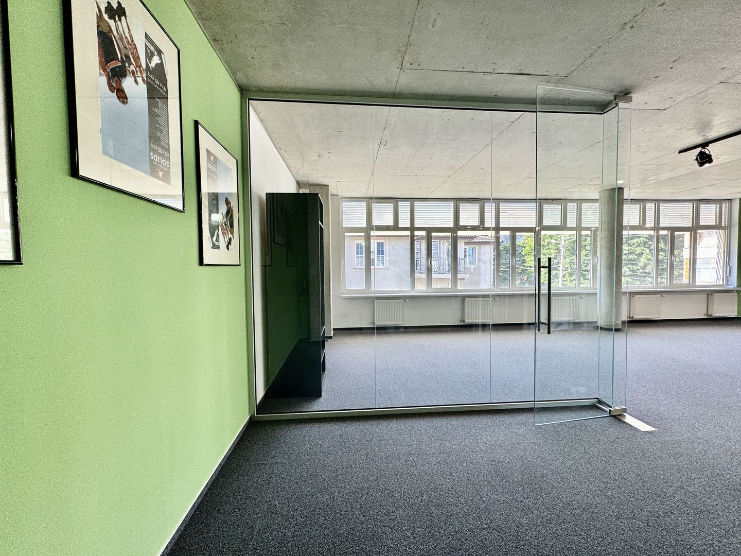 Clădire de birouri în zona Centrală - Poză 2