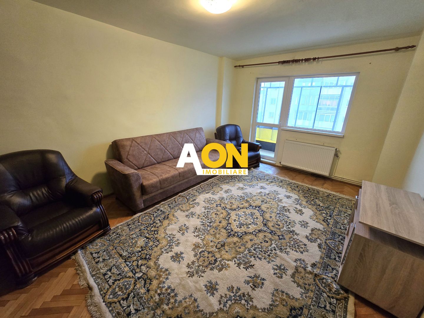 Apartament cu 2 Camere, Etaj 3, Zona Mercur - Cetate - Poză 1