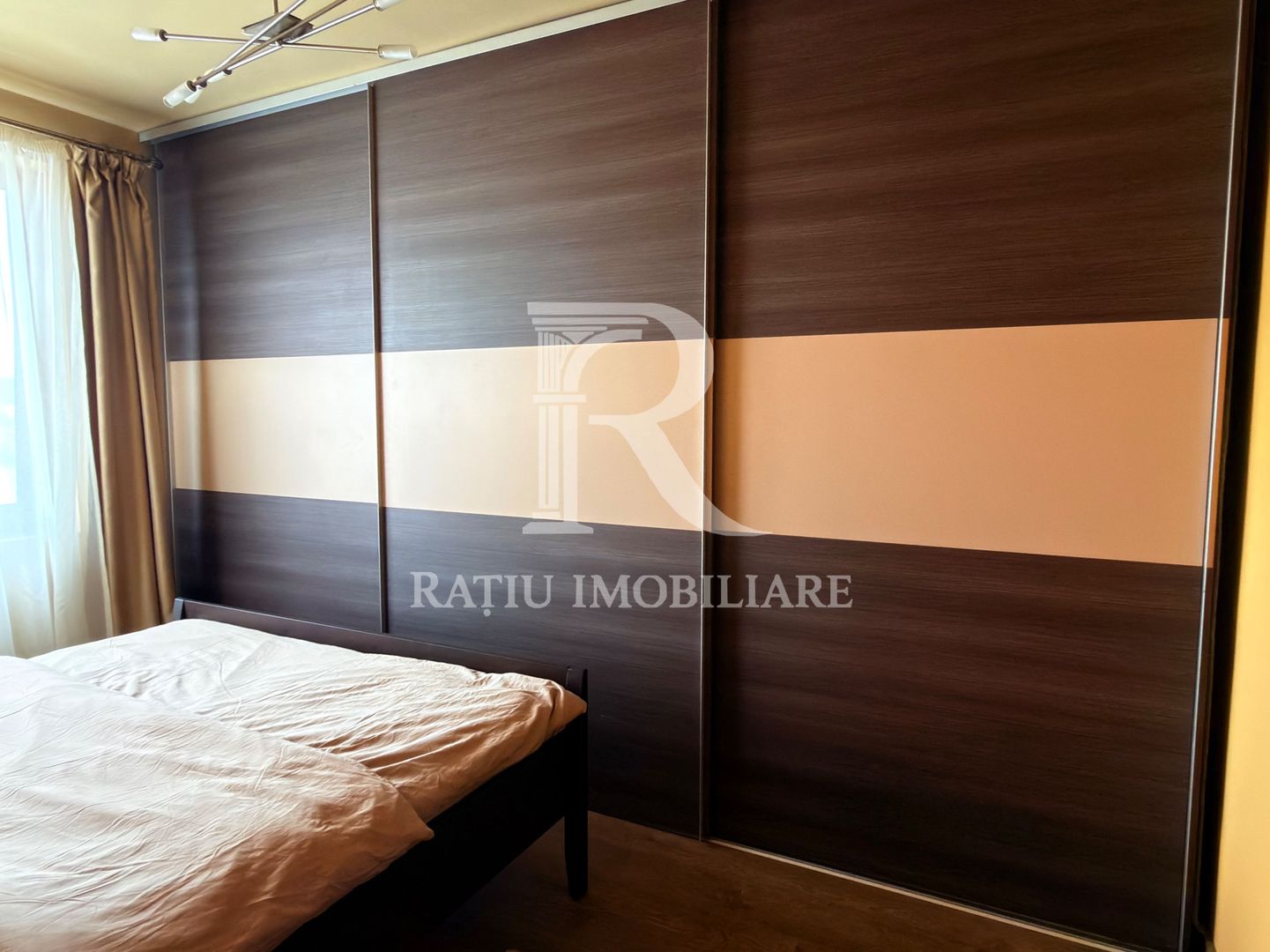 Apartament 3 camere | 2 dormitoare | Centrul Civic | Oradea - Poză 18