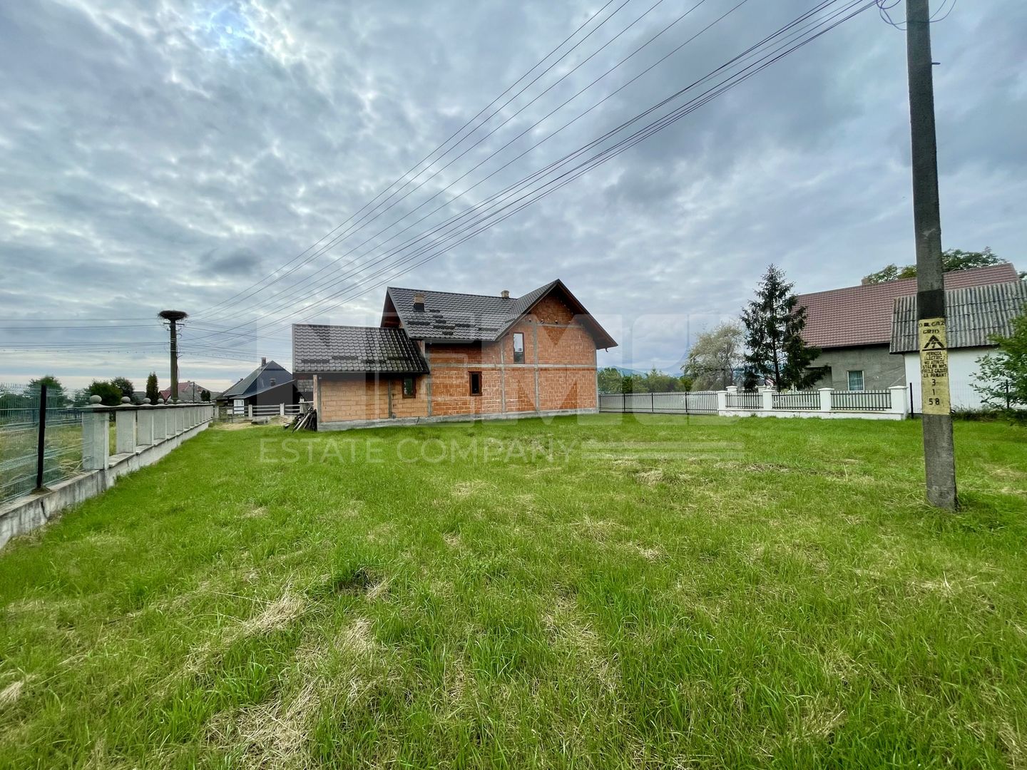 CASA LA ROSU DIN CARAMIDA + GARAJ I 12,5 ARI I VICOV DE SUS I - Poză 8