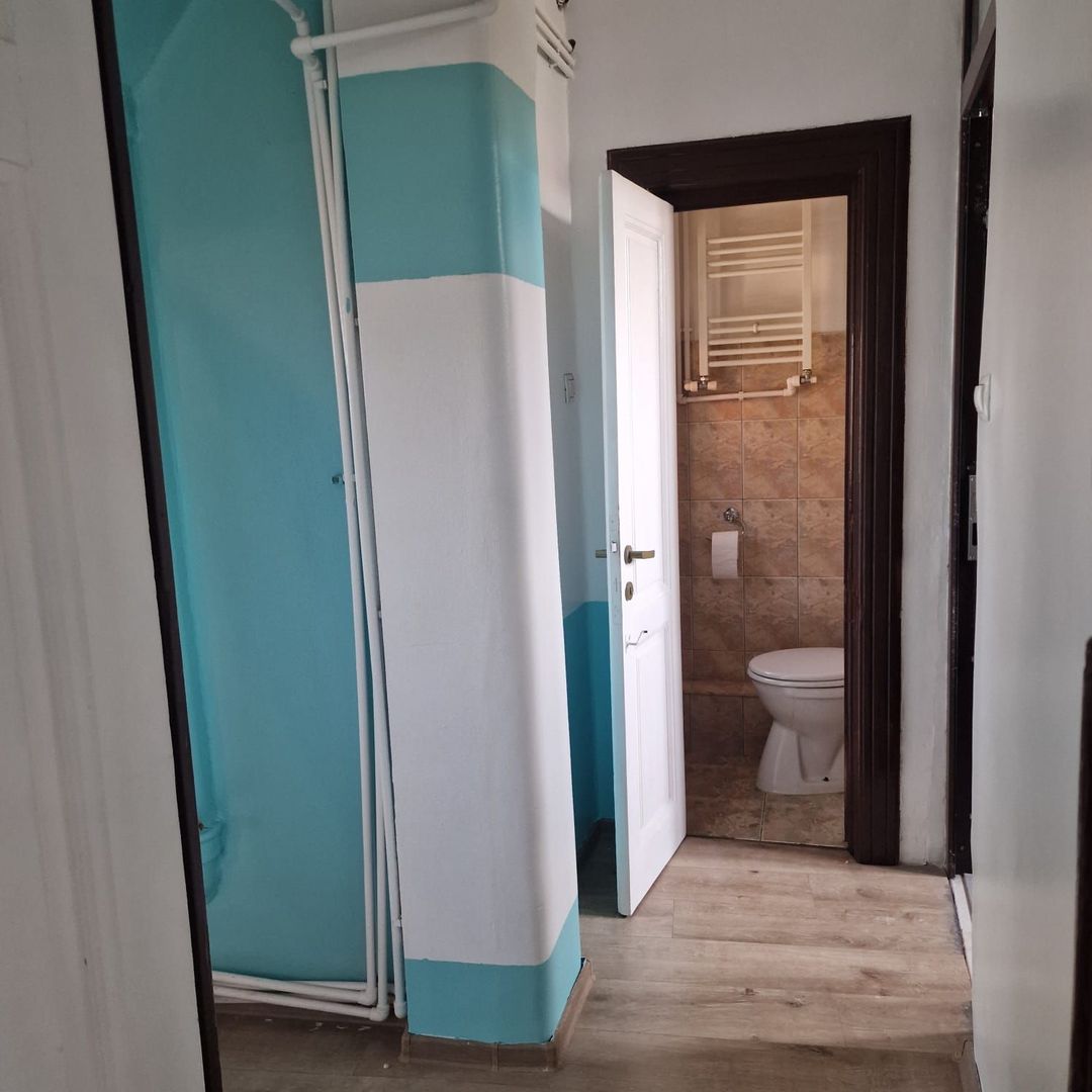 Etaj de Vilă Interbelică, 5 Camere, Balcon și Mansardă – Parc Carol - Poză 10