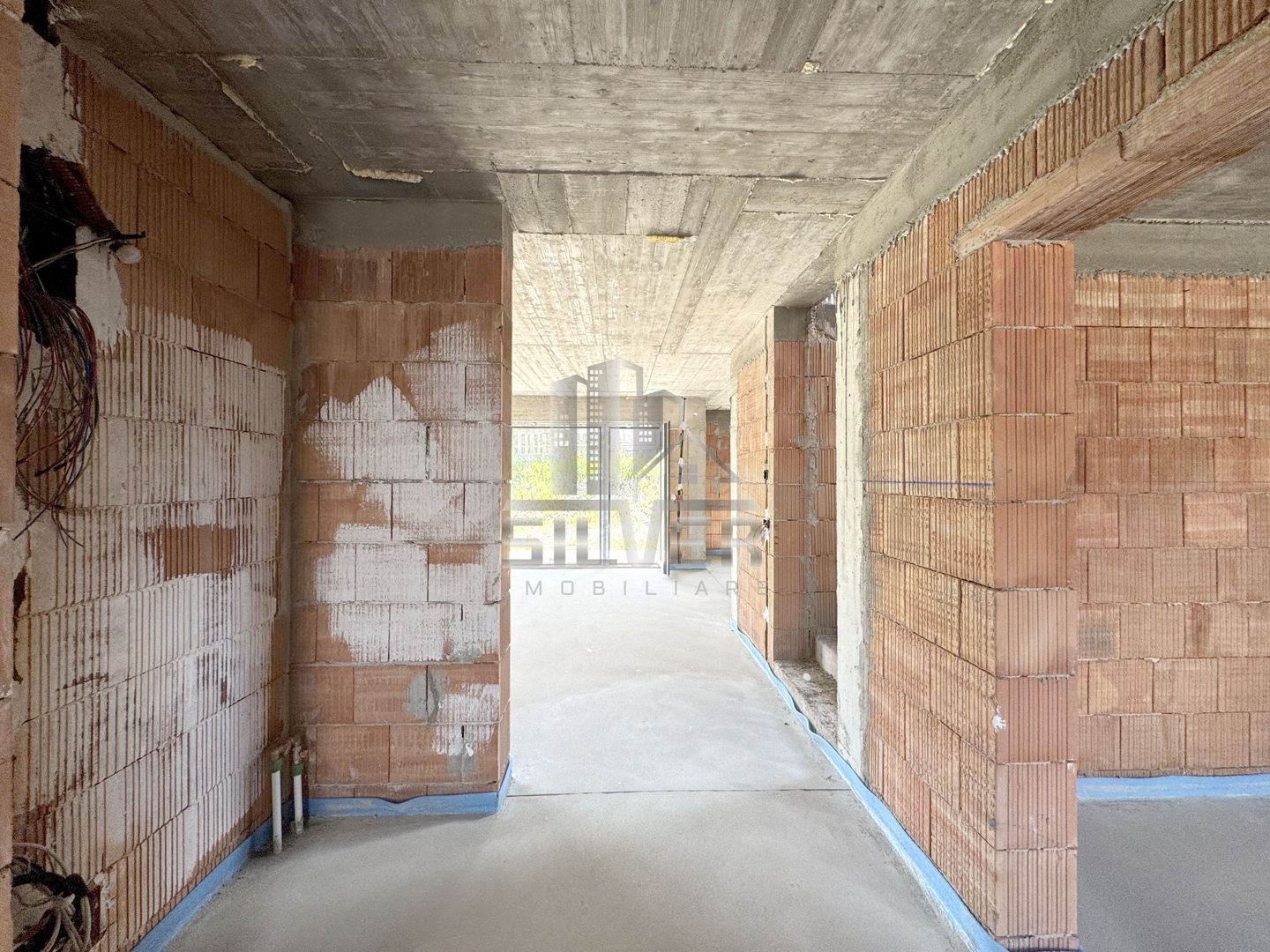 Casa in curs de construire/Teren 450 mp/VANZARE PF. - Poză 5