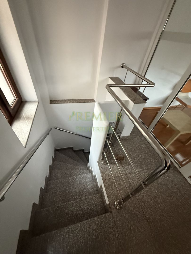 Casă de vânzare  pretabilă pentru clinica, cabinet medical, birouri - Poză 13