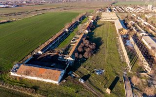 Ferma 11.5 HA lângă DN7 & Autostrada E68 – Nădlac | clădiri+utilități - Poză 5