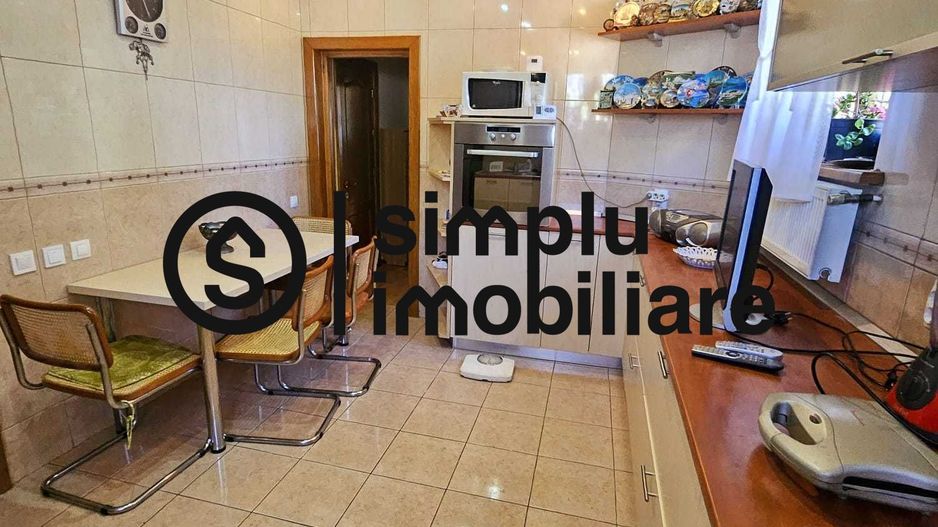 Apartament 3 camere, zona centrala zona Ramada. - Poză 2