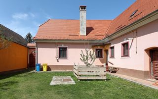 Casă Săsească Autentică cu Șură Impresionantă în Cristian – Teren 2729mp - Poză 7