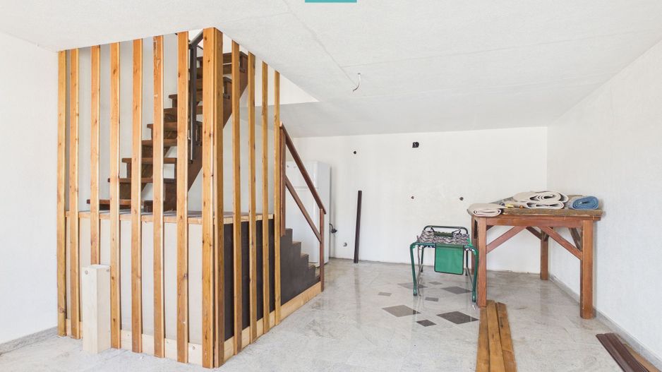 Casă cu 8 camere pentru investiții în Maciova CS - Poză 20