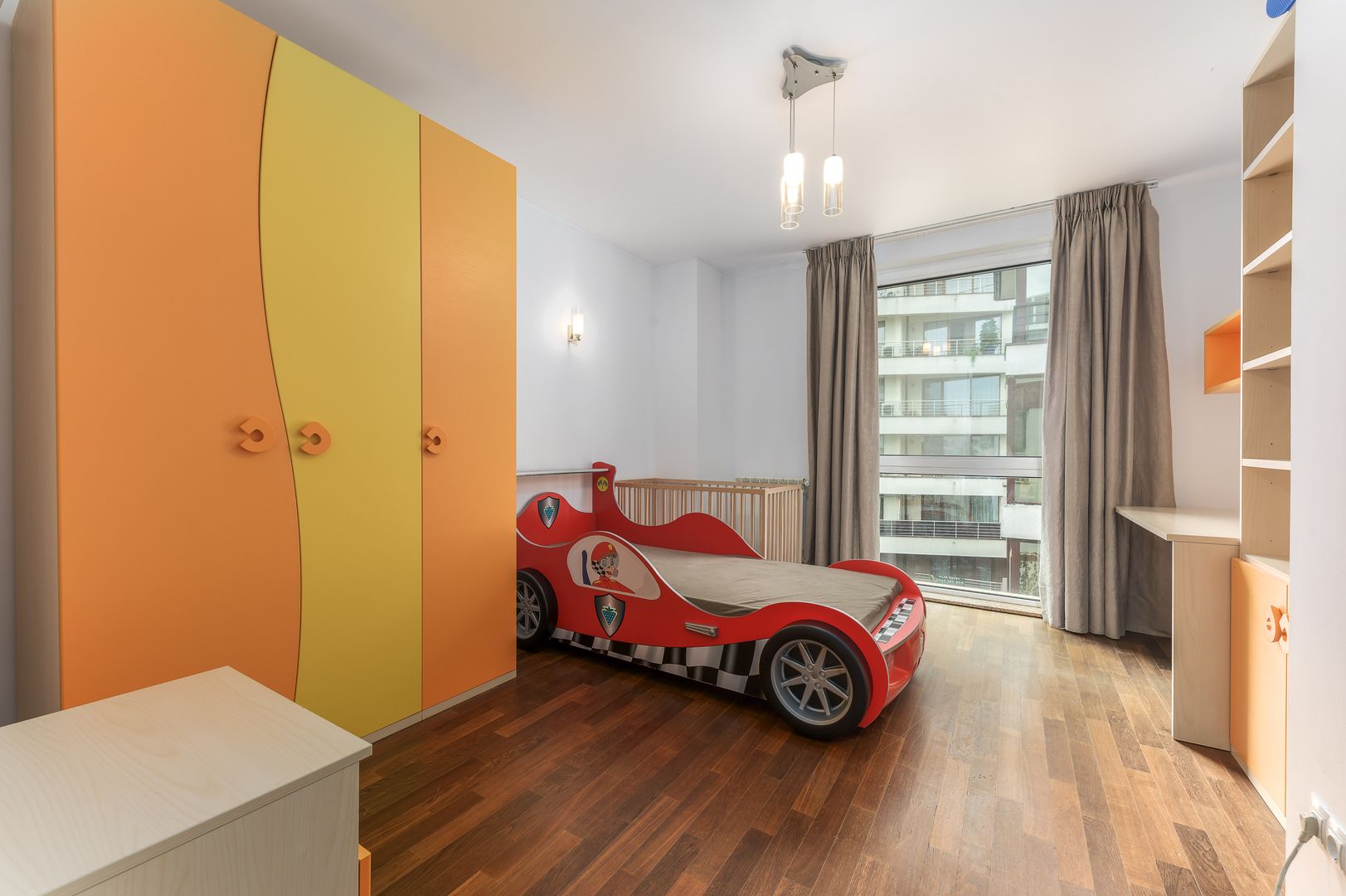 4 camere| semineu| piscina interioara | sauna | sala de sport| parcare - Poză 12