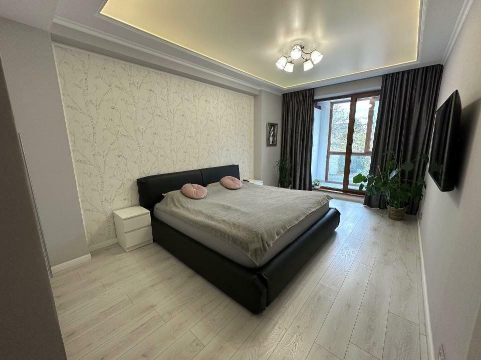 3 rooms apartment for sale | Aviatiei | 2 parking spaces - Poză 5