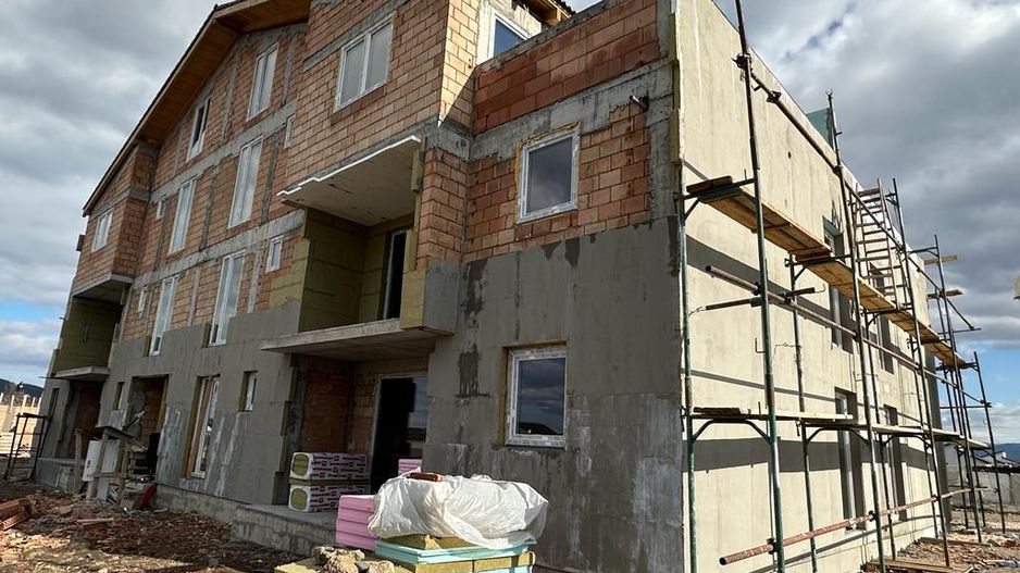 Apartament cu 3 camere cu terasa de 20 mp zona Sanpetru - Poză 16