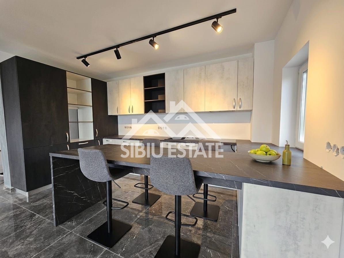 Casa cu garaj si teren mare super pret - Poză 2