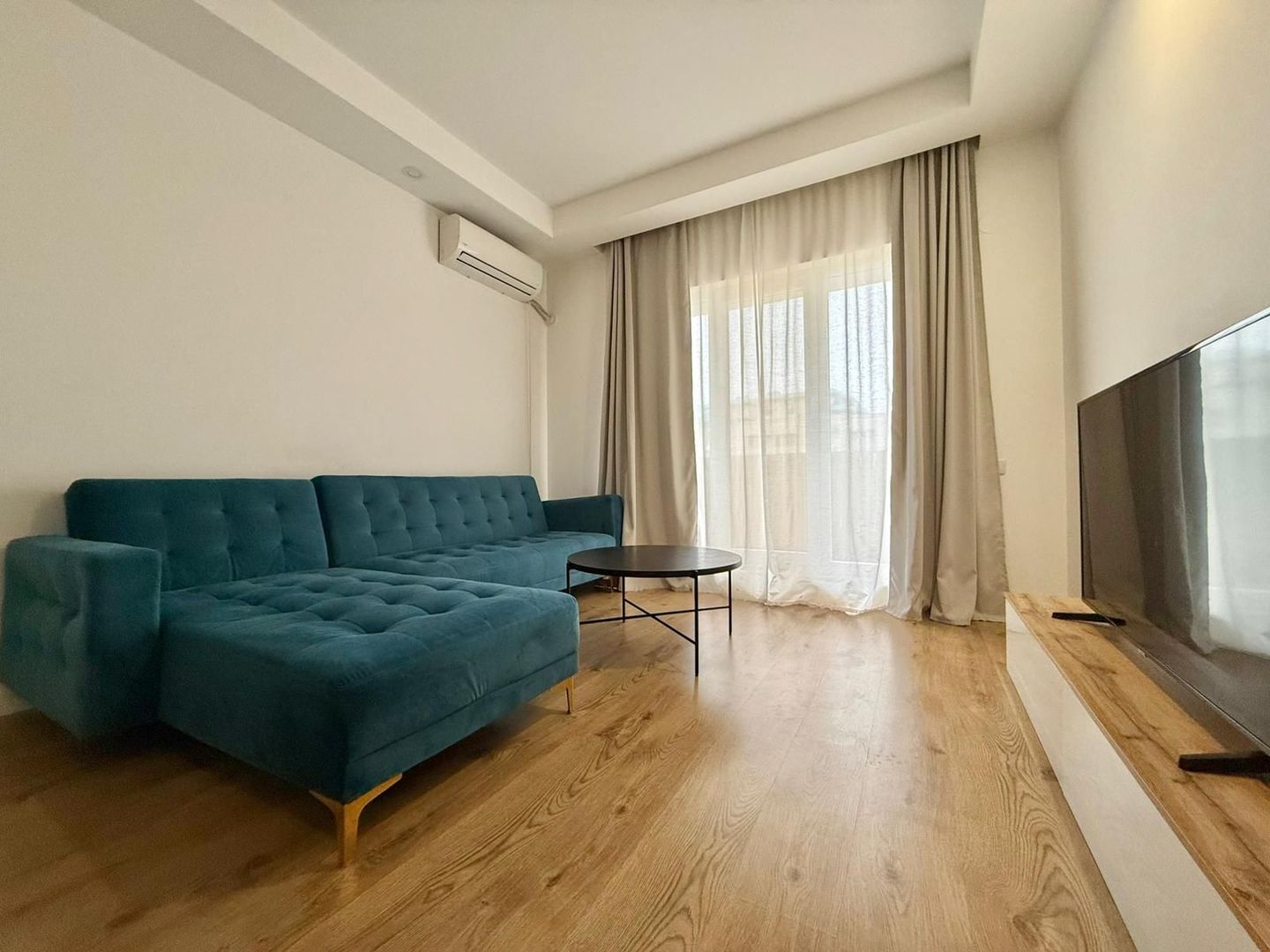 COSMOPOLIS - Apartament cu 3 camere, mobilat si utilat. - Poză 2