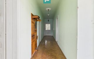 Casă cu teren generos, zonă centrală, Curtici - Poză 6