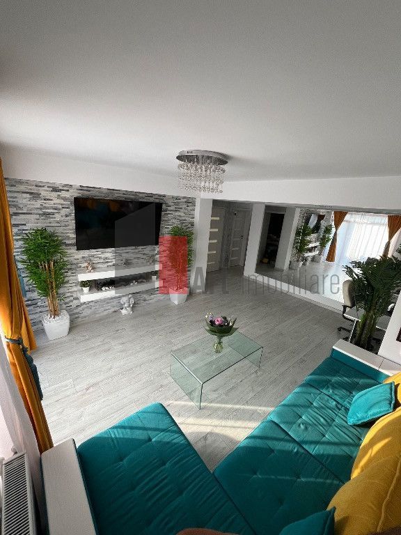 Apartament 3 camere cu terasa si curte +spatiu  comercial+loc parcare in Chiajna - Poză 1