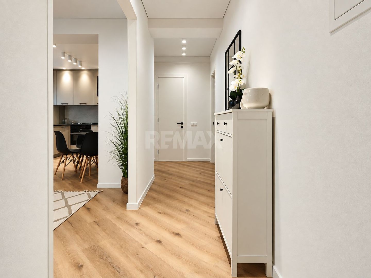 CHIRIE APARTAMENT CU 1 CAMERĂ + LIVING | 43,9 m² | RÂȘCANI - Poză 2