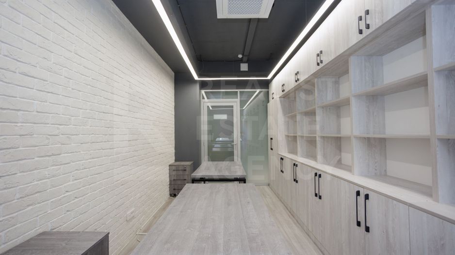 Se oferă oficiu sper chirie 270 mp, str. Petru Rareș, Centru - Poză 17