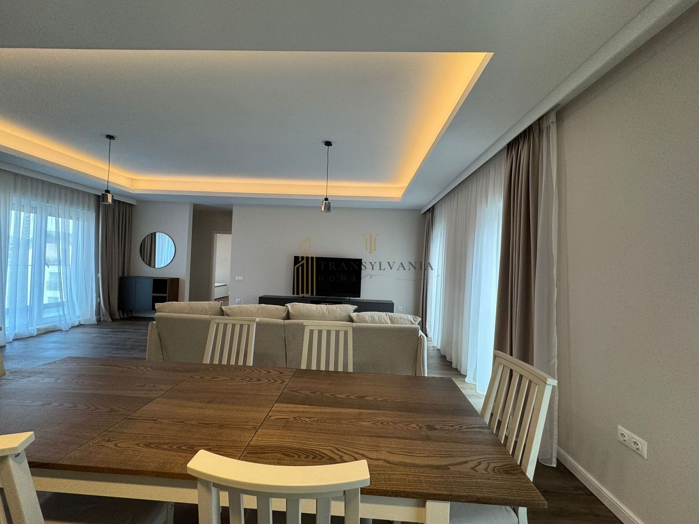 Apartament 3 camere, modern, suprafata generoasa - Poză 2