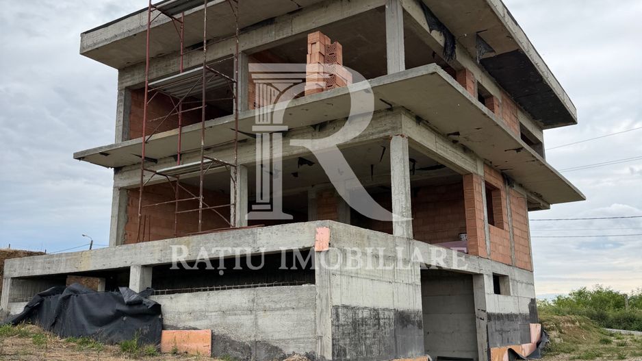Vilă Statement cu Piscină și Design Arhitectural Spectaculos | Oradea - Poză 30