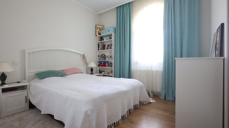 Casa 4 camere, de vanzare 138 mp utili - Poză 12