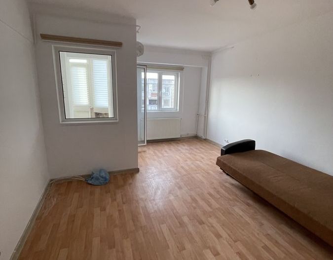 Vânzare garsonieră decomandată, spațioasă – zonă Drumul Sării / Sebastian - Poză 4