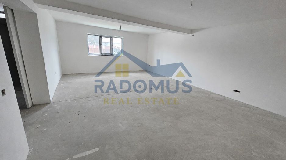 Vila Tătărani - 280 mp utili - 500 mp Teren - 8 Camere + 4 Băi - Poză 4