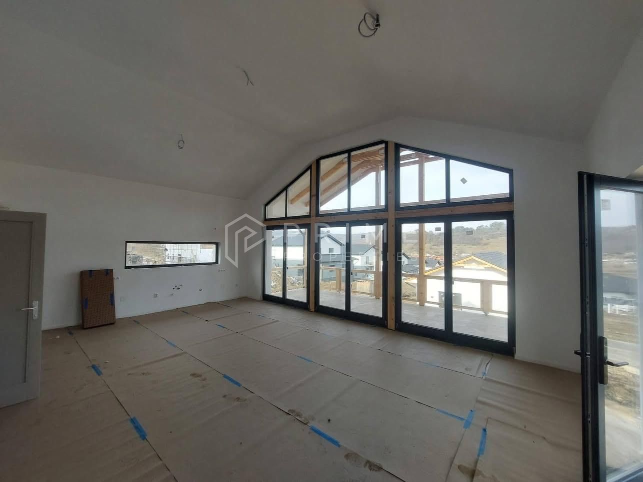 Vilă chalet modern cu perete panoramic de sticlă - Livezeni, Mureș - Poză 7
