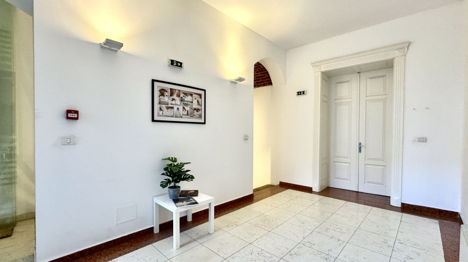 Spațiu Birou - Imobil complet renovat - Poză 6