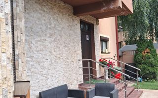 Casă deosebită, Zona Miorița – Comuna Berceni, Curte amenajată - Poză 5
