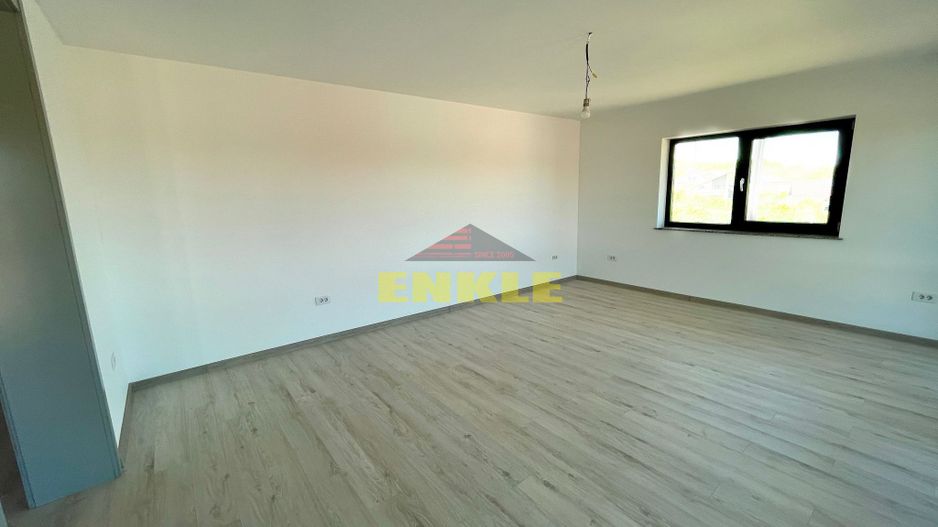 Vând casă nouă, 140 m² pe un teren de 2000 m², zona Hudum - Poză 1