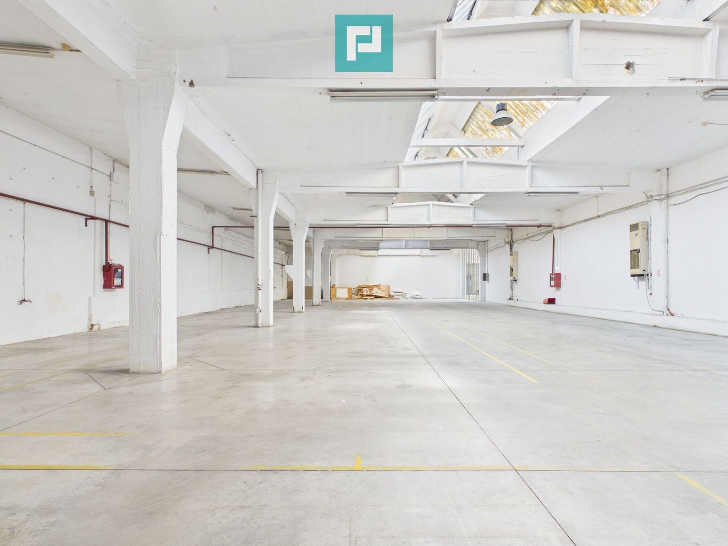 Hală cu suprafața de 675 mp în Arad - Poză 2