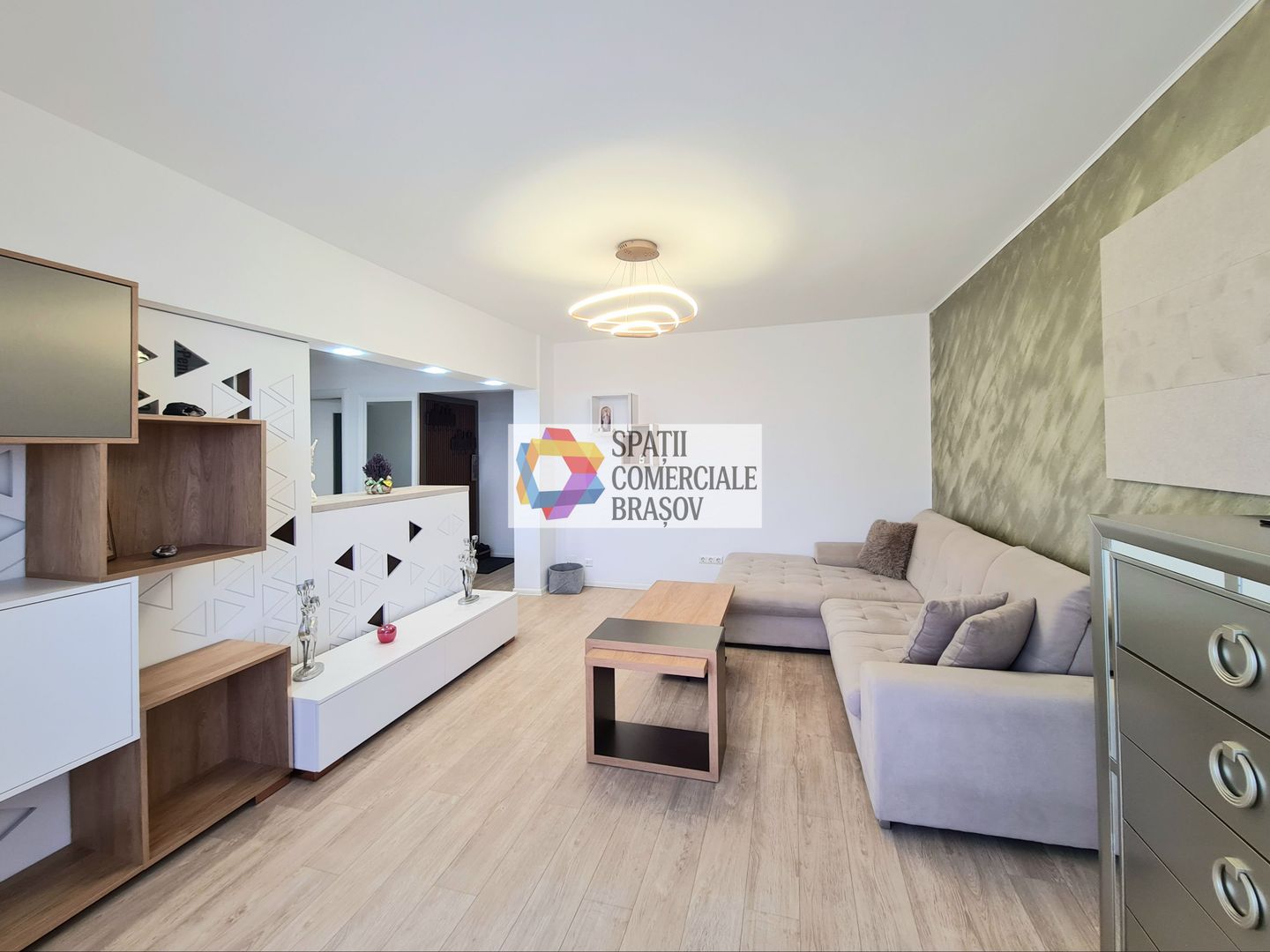 Apartament 3 camere de închiriat Brasov - Poză 1