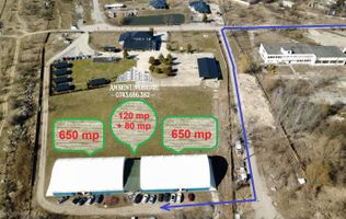 Spatiu generos pentru depozitare sau showroom – 1.300 mp, acoperiti;