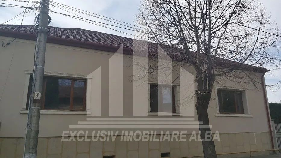 Casa de vanzare in Lipoveni - Poză 3