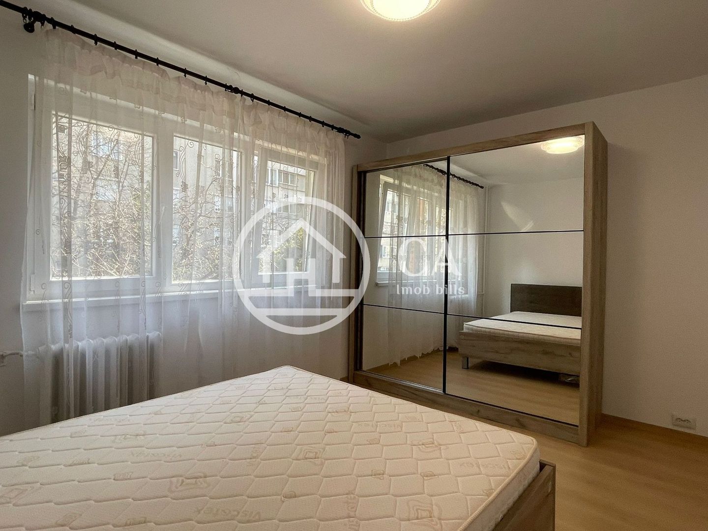 Apartament de închiriat cu 2 camere in zona Rogerius, Oradea - Poză 2