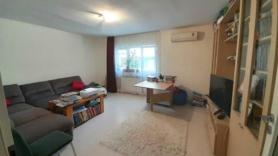 Vanzare Apartament 2 Camere intre Mall Vitan si Nerva Traian - Poză 1