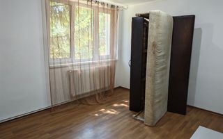 Garsoniera etaj 1, zona Pietonala(in spate la SuperBet), 35mp, dec.! - Poză 4