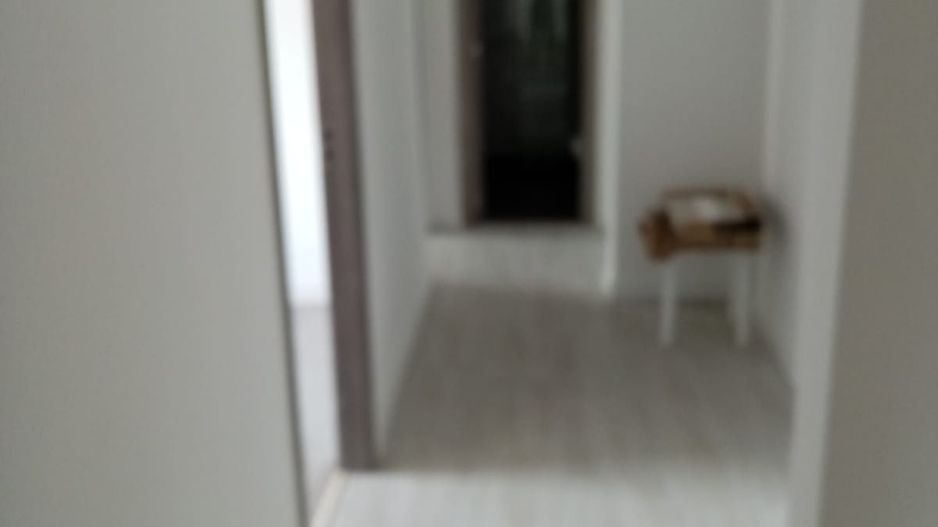 Vând APARTAMENT renovat - Poză 2