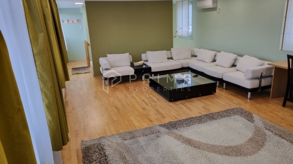 De închiriat apartament ultracentral, utilat, 3 camere, 2 băi, 140 m² - Poză 1