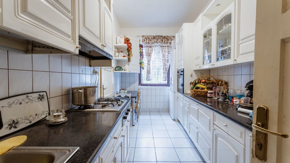 Vilă situată pe Calea Romanilor - Poză 8