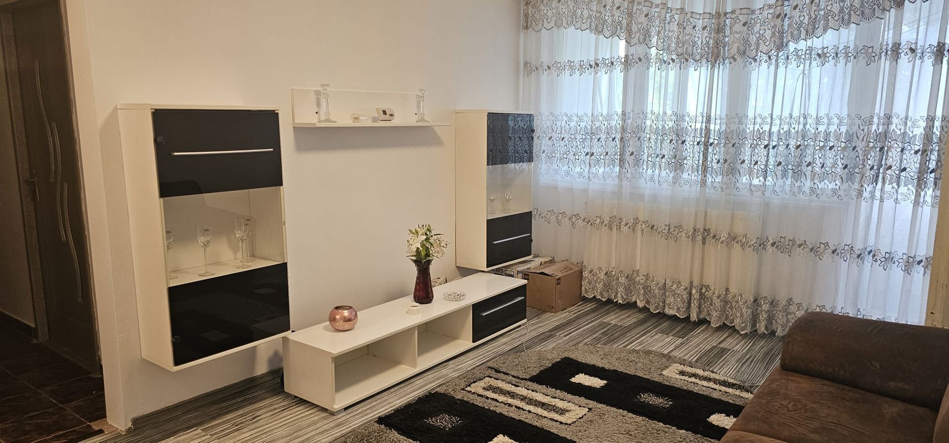 Apartament 3 camere regim hotelier, Micro 16 – Complex Siret, 65 mp - Poză 1