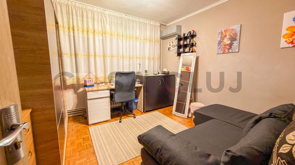 Iulius Mall - Etaj Intermediar, Priveliste Asupra Orasului - Poză 1