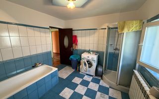 Vila construită in 2010 - P+1+pod - S=236 mp și curte 238 mp Campina! - Poză 23