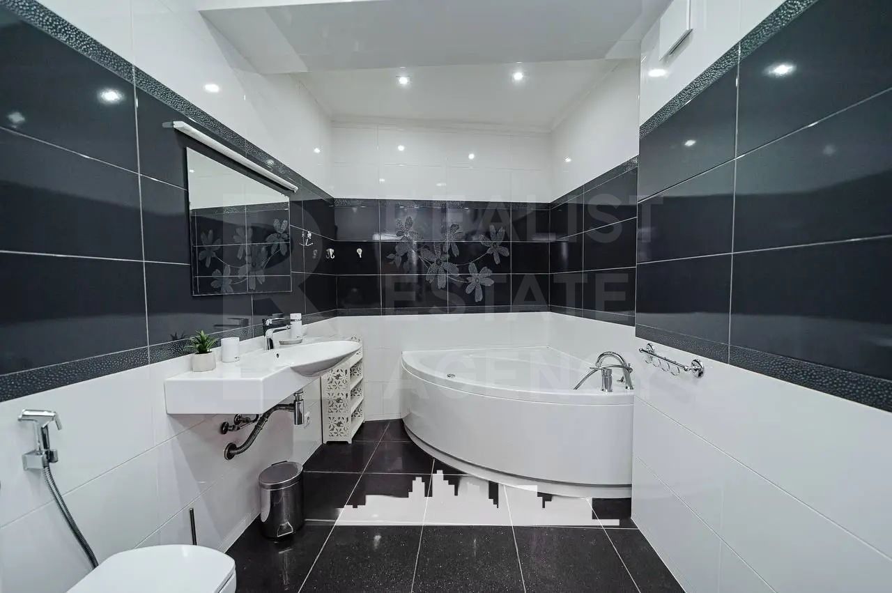 Chirie, apartament, 3 camere, str. Lev Tolstoi, Centru - Poză 4