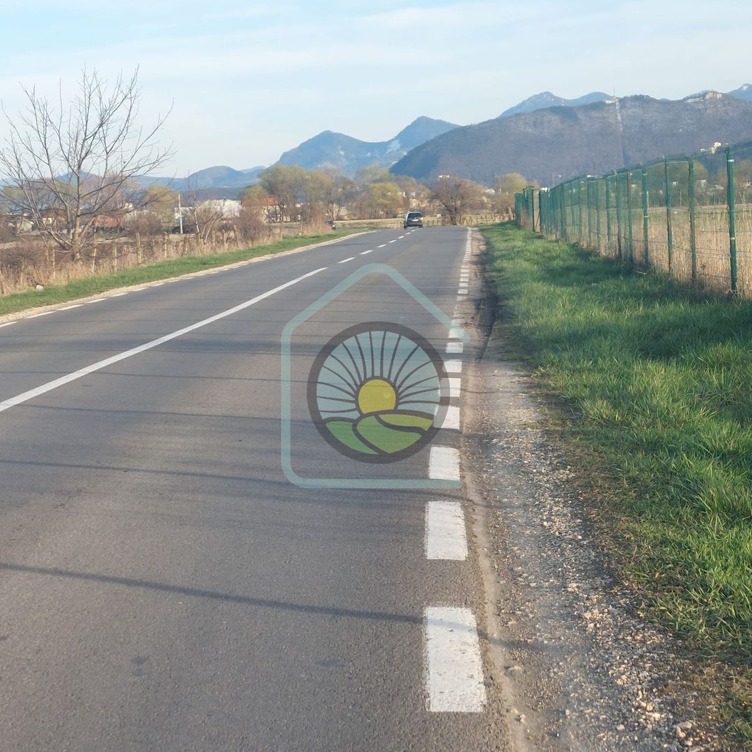 Rezervat! OPORTUNITATE INVESTITIE- TEREN BRASOV-STUPINI - Poză 1