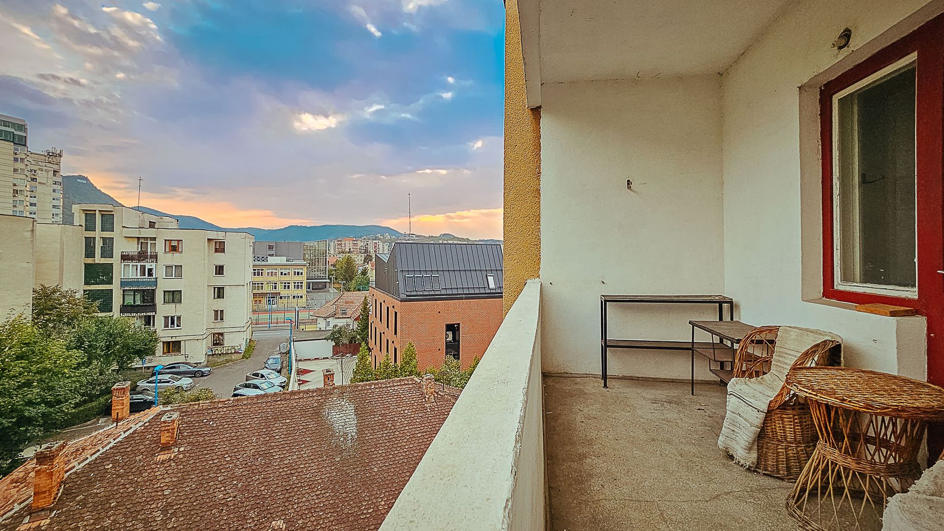 Centru Civic,  apartament spatios, cu pivniță,  garaj si priveliste frumoasă - Poză 15